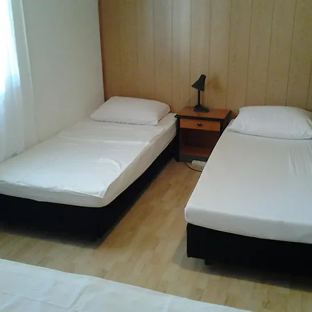 Dubravko * Tisno